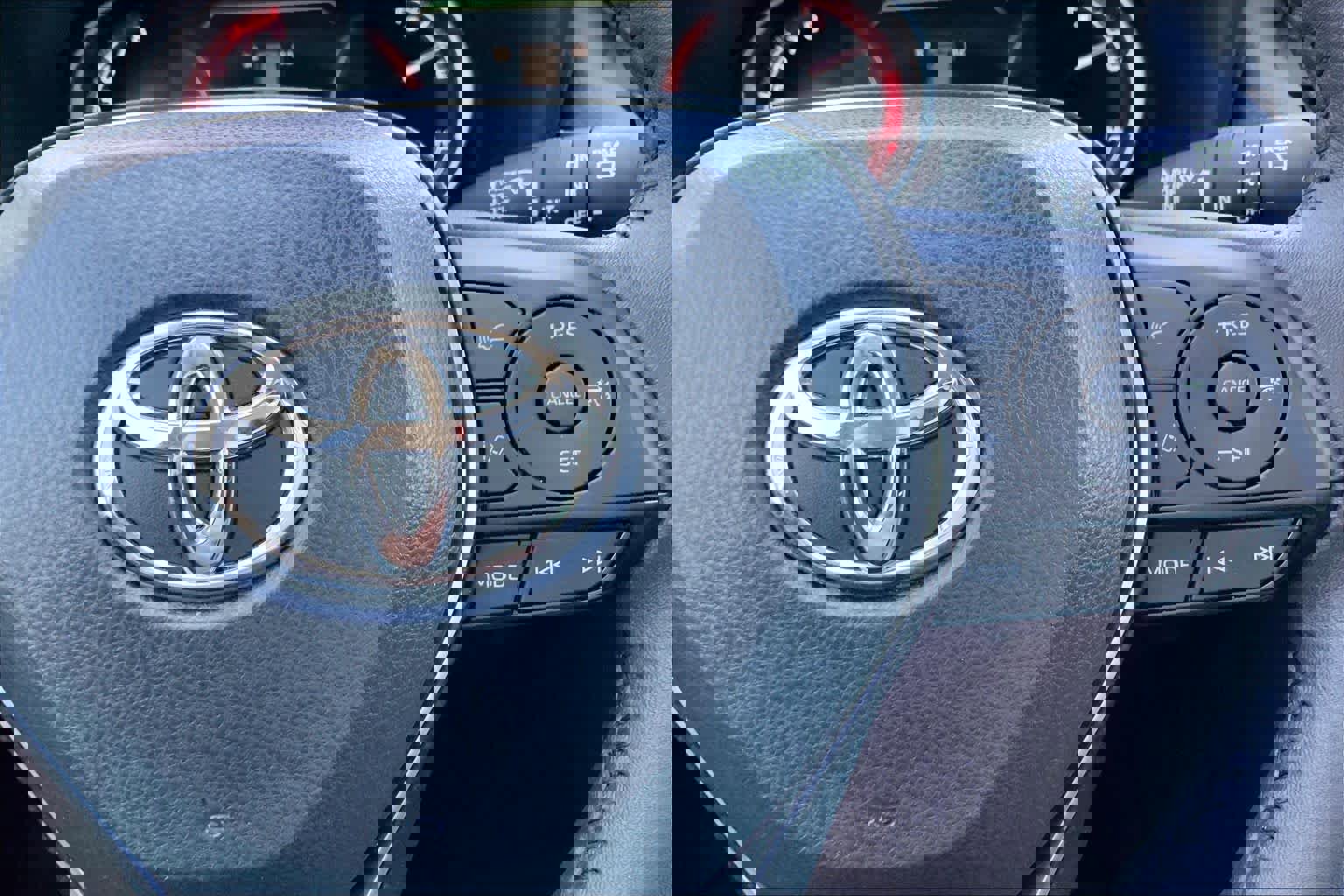 Used 2024 Toyota RAV4 XLE Premium image 25