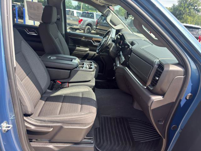 Used 2024 Chevrolet Silverado 1500 LT AWD/4WD image 16
