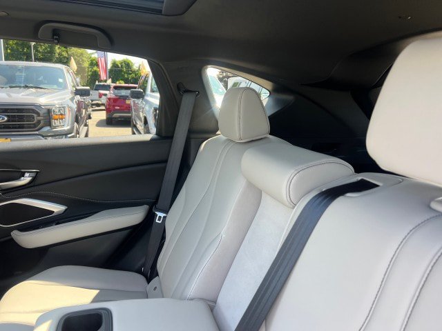 Used 2025 Acura RDX SH-AWD image 28