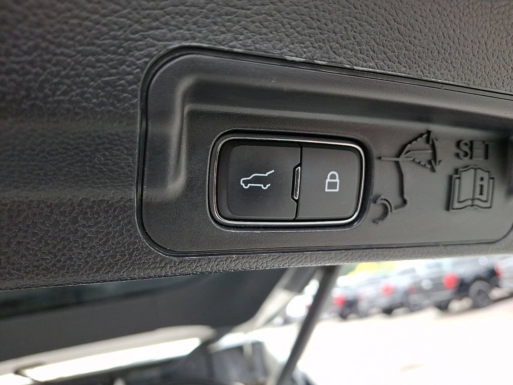 Certified 2020 Ford Explorer ST w/ Premium Technology Package AWD/4WD image 31