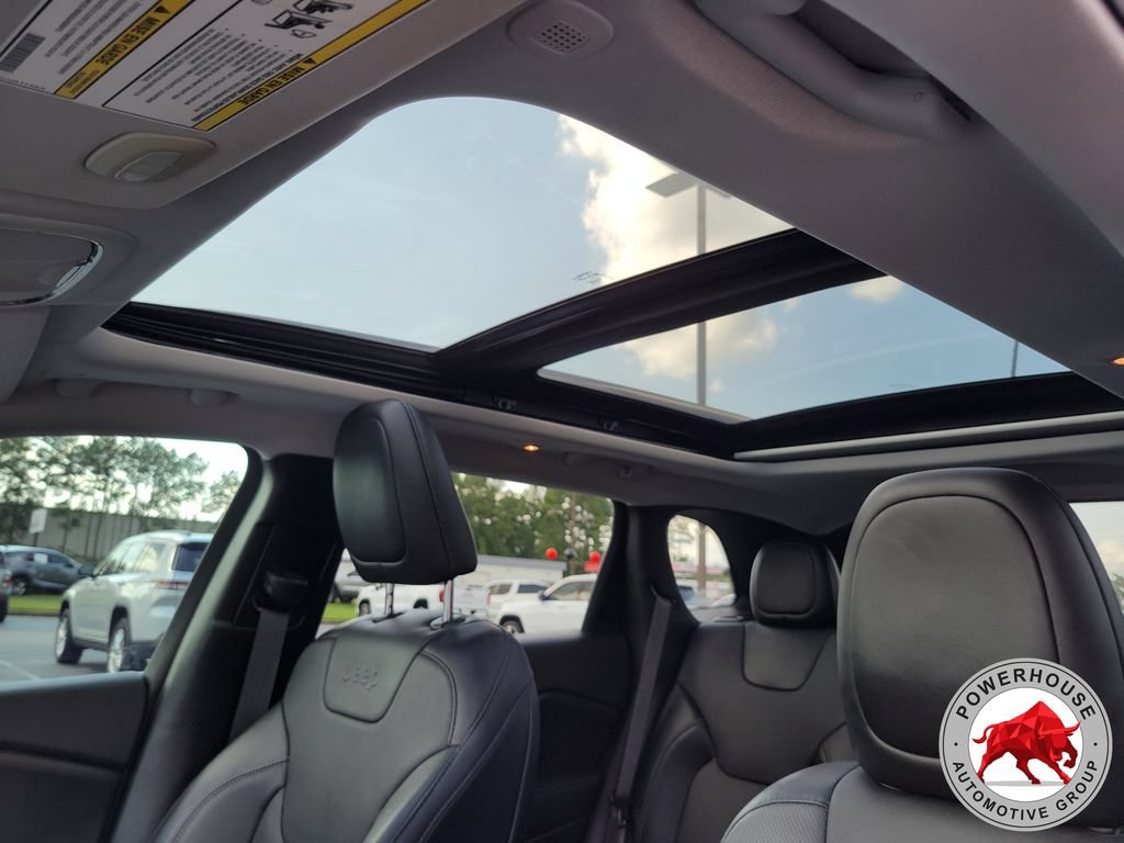 Used 2022 Jeep Cherokee Latitude Lux w/ Sun & Sound Group FWD image 25