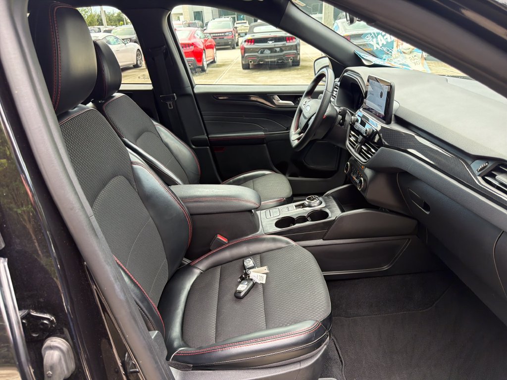 Certified 2025 Ford Escape ST-Line FWD image 28
