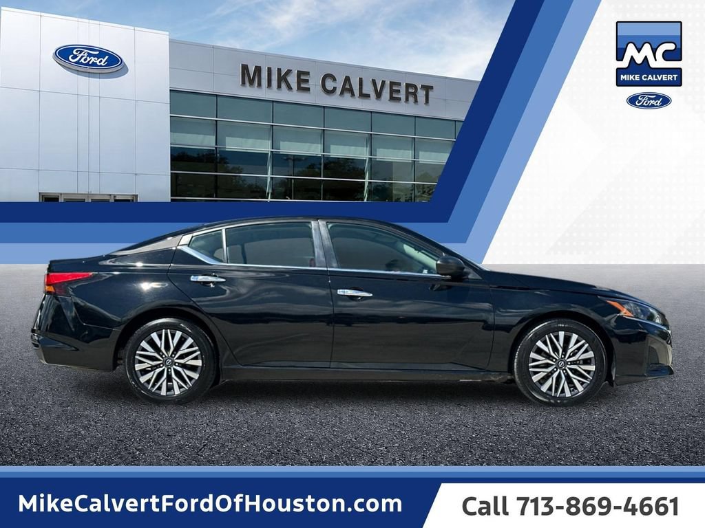Used 2025 Nissan Altima 2.5 SV FWD image 6