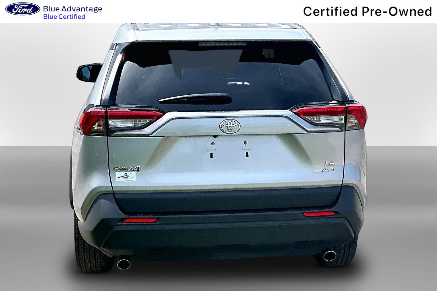 Used 2025 Toyota RAV4 LE AWD/4WD image 4
