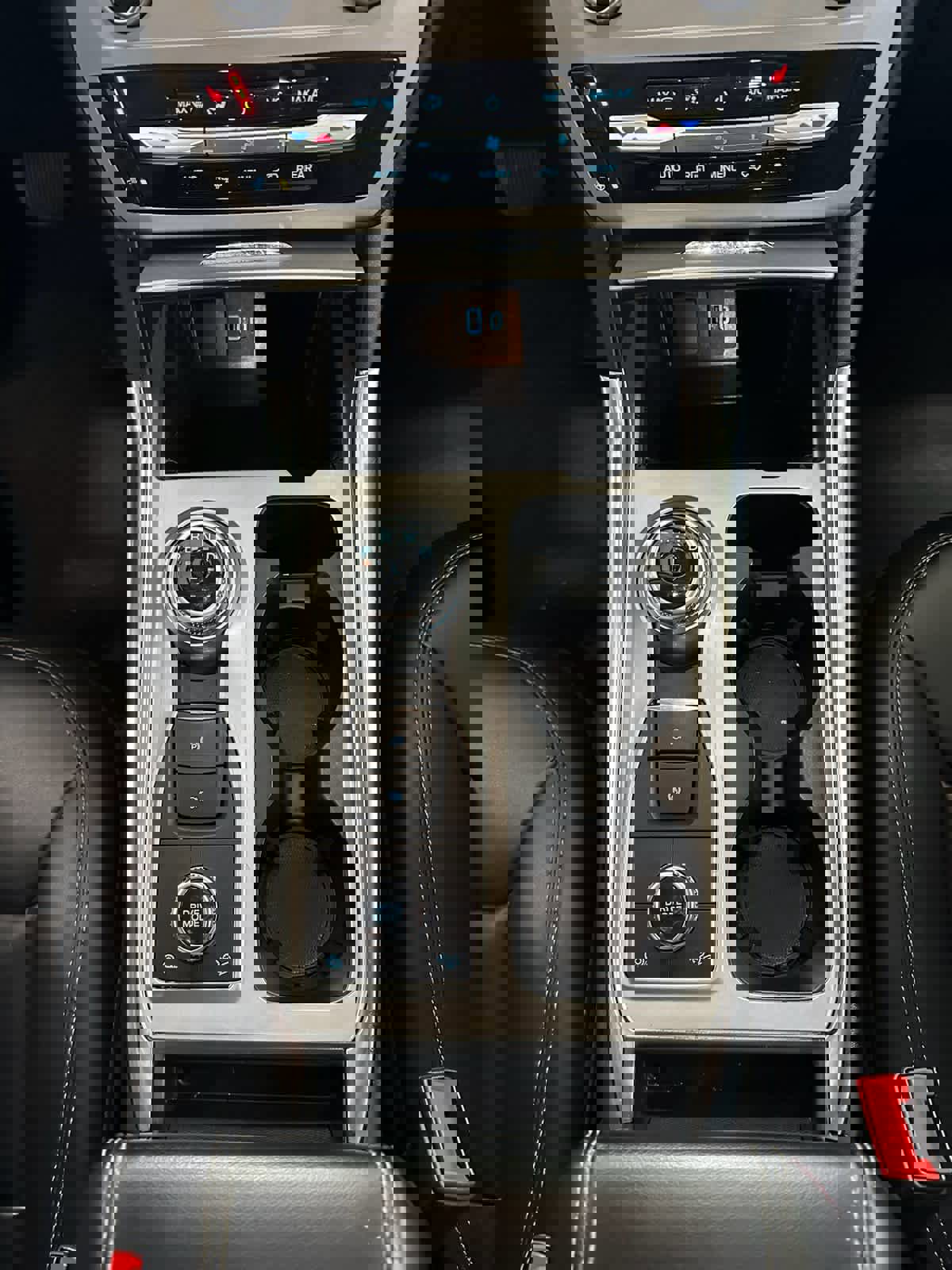 Certified 2022 Ford Explorer XLT w/ Equipment Group 202A image 28