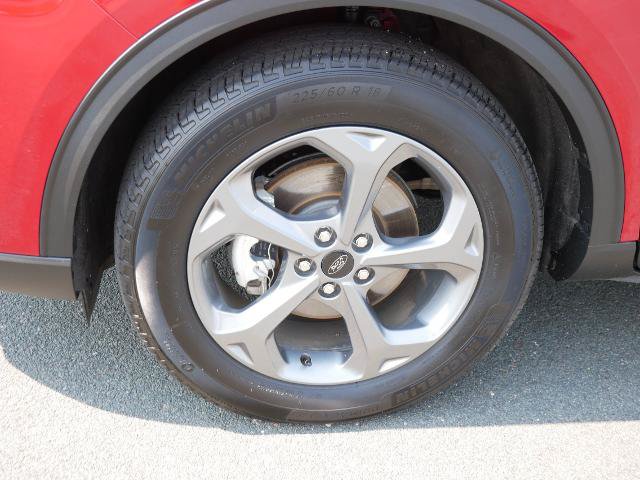 Certified 2025 Ford Escape ST-Line Select AWD/4WD image 9
