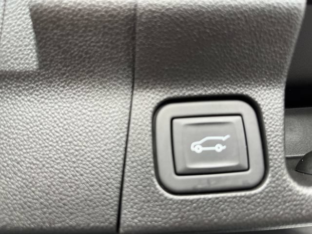 Used 2023 GMC Acadia SLE w/ Driver Convenience Package AWD/4WD image 9