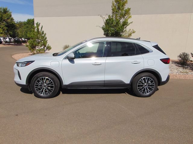Certified 2026 Ford Escape SE w/ Class II Trailer Tow Package FWD image 3