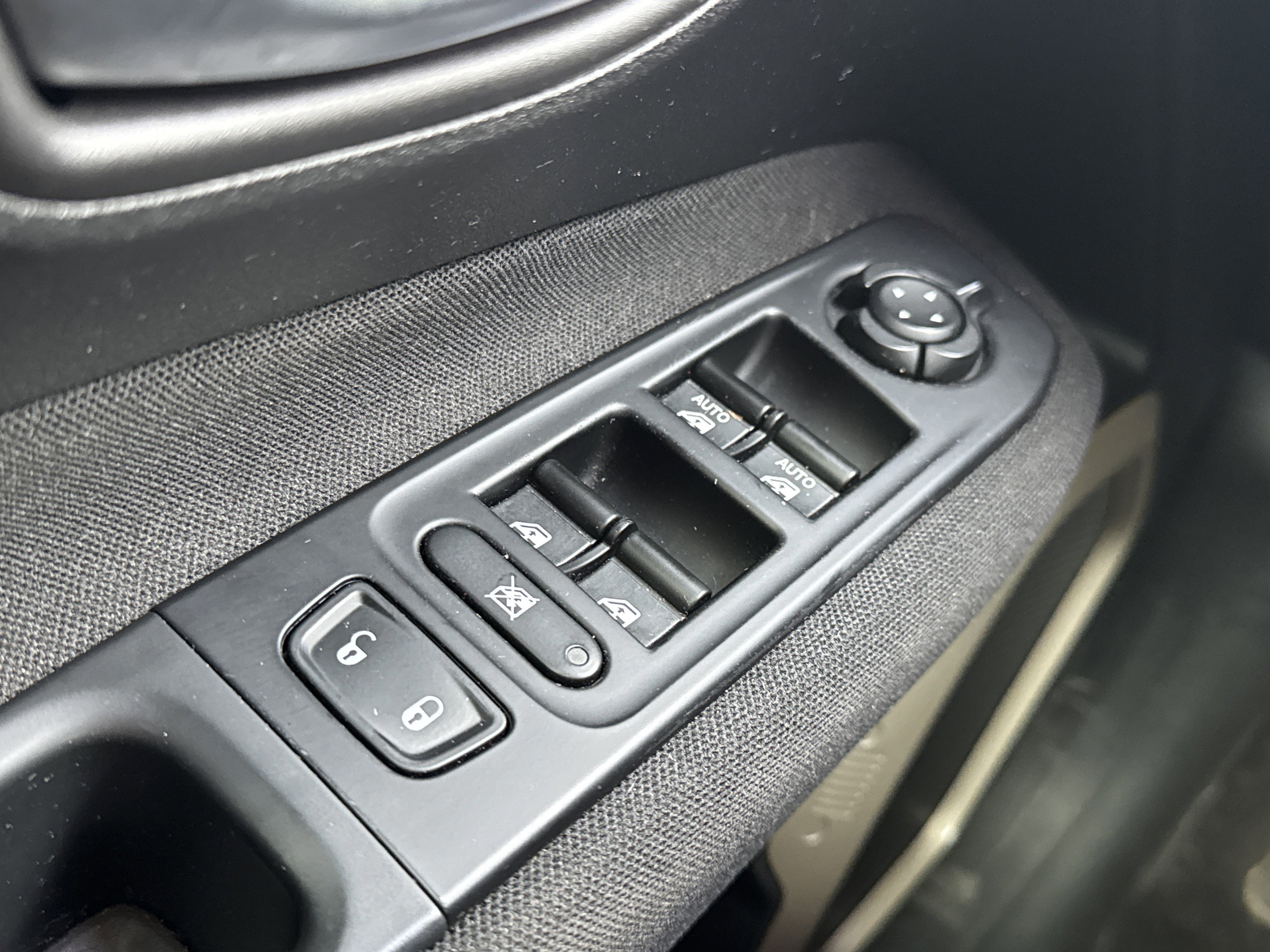 Used 2017 Jeep Renegade Latitude image 15