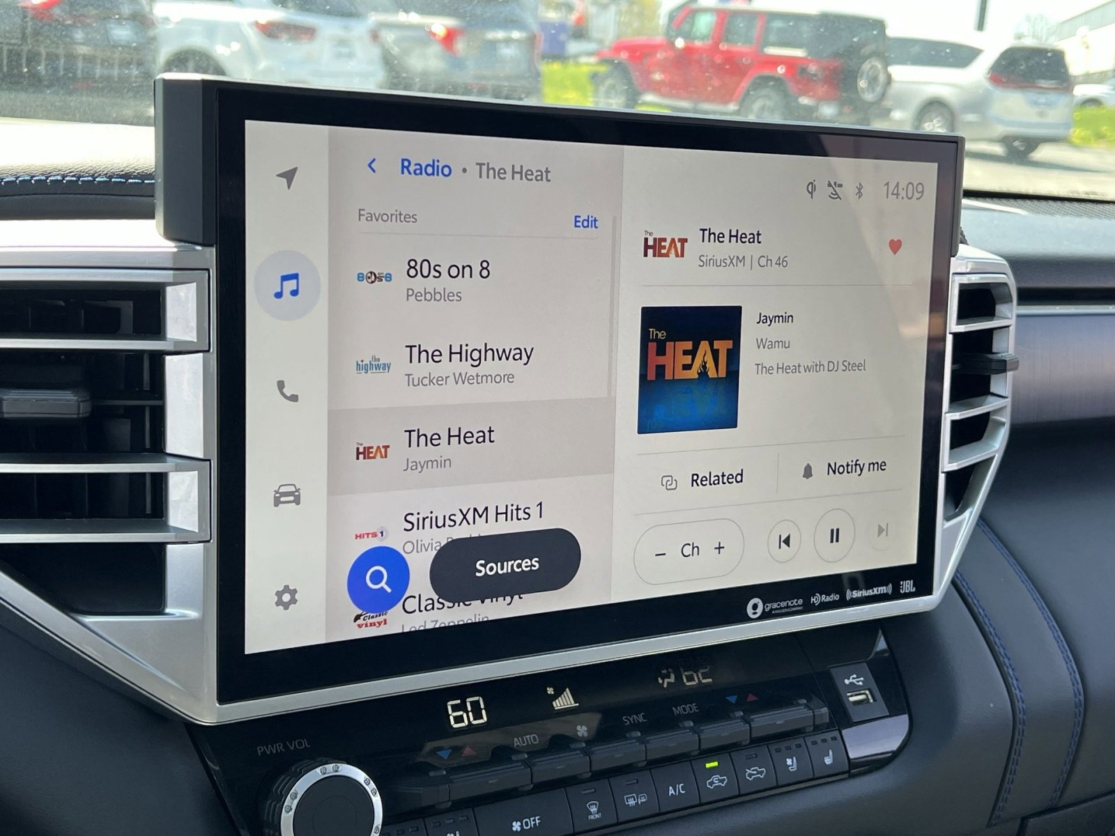 Used 2023 Toyota Tundra Platinum AWD/4WD image 25