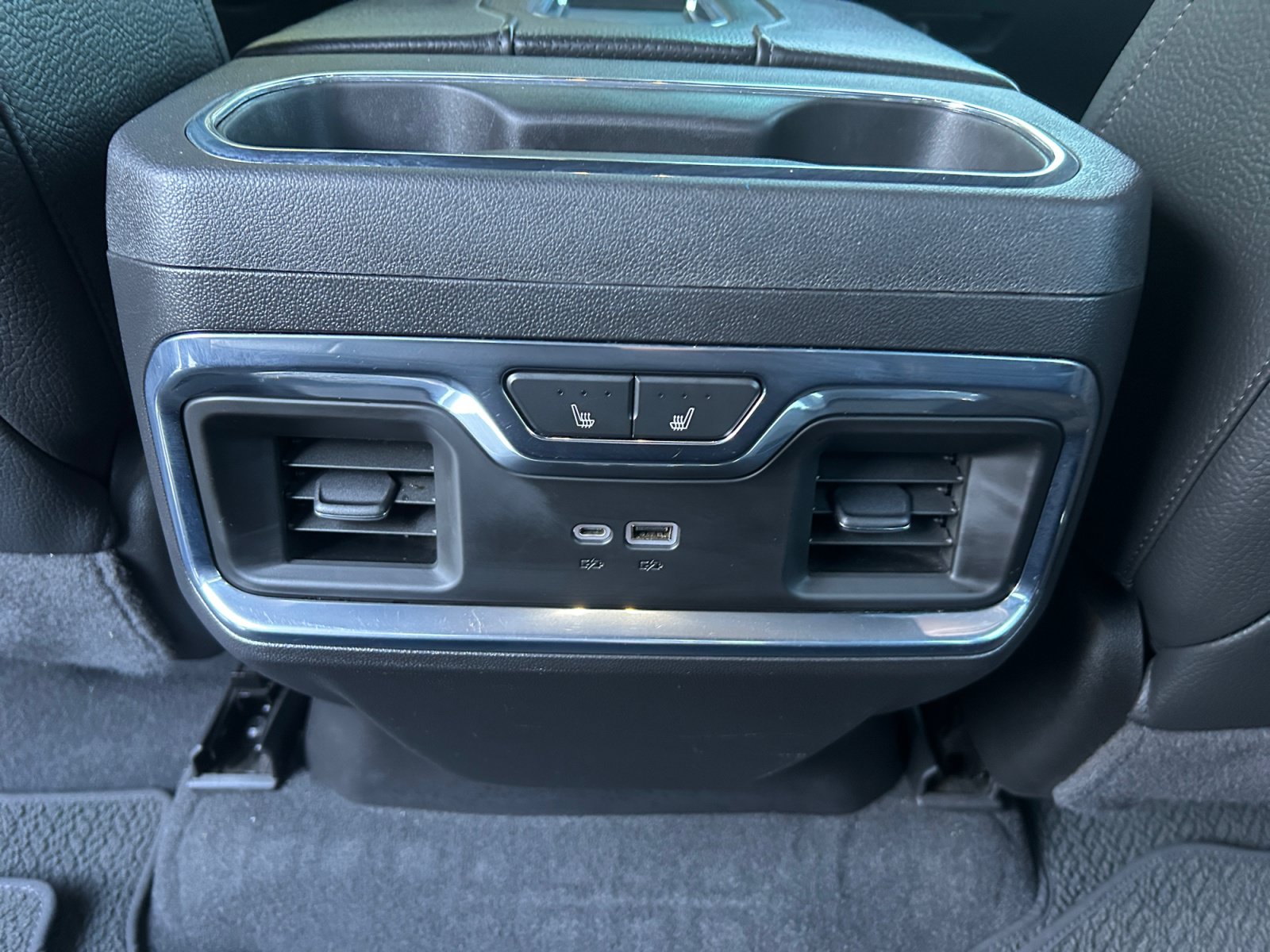 Used 2022 GMC Sierra 1500 Denali AWD/4WD image 16