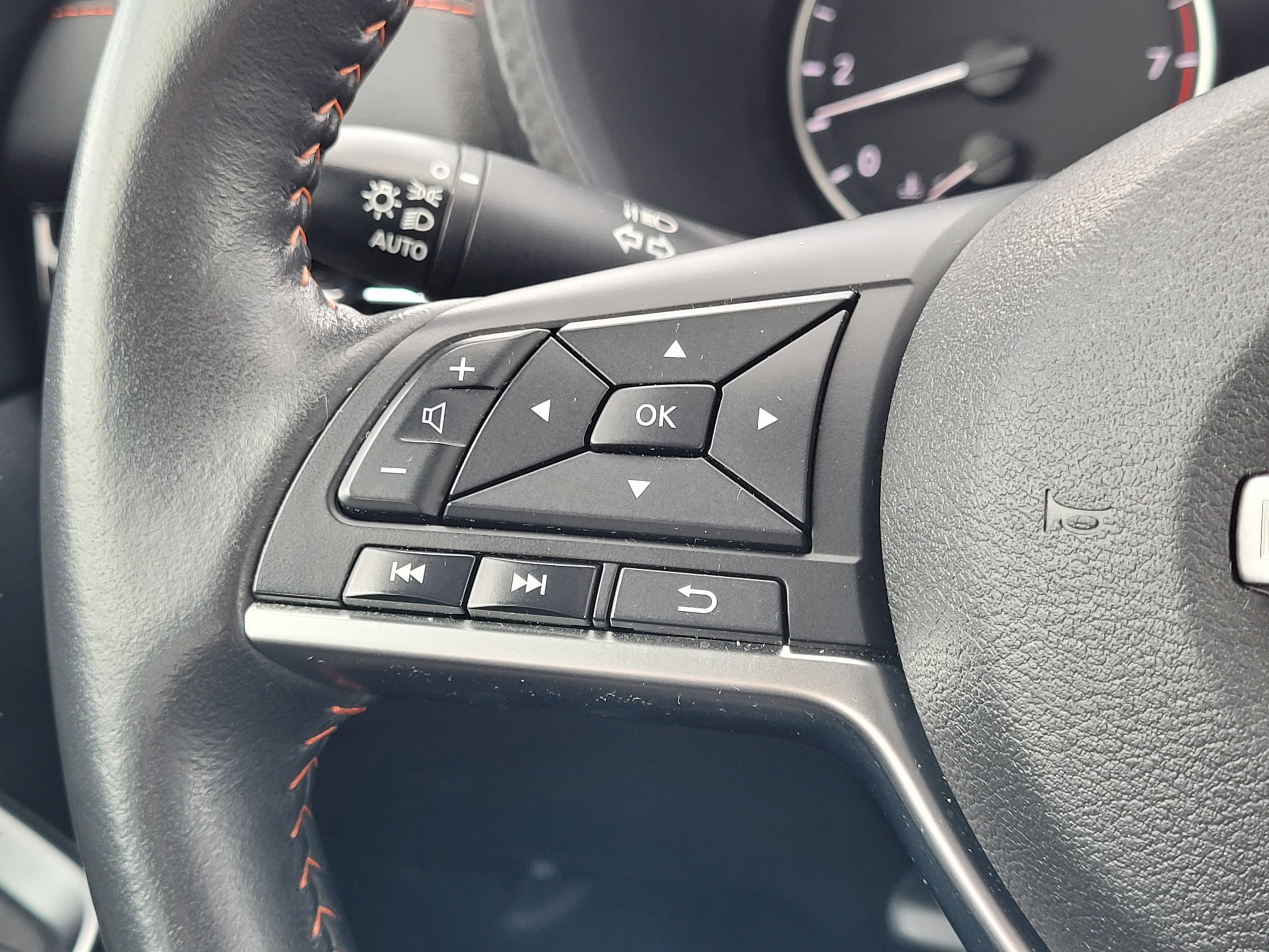 Used 2024 Nissan Sentra SR w/ SR Premium Package FWD image 14