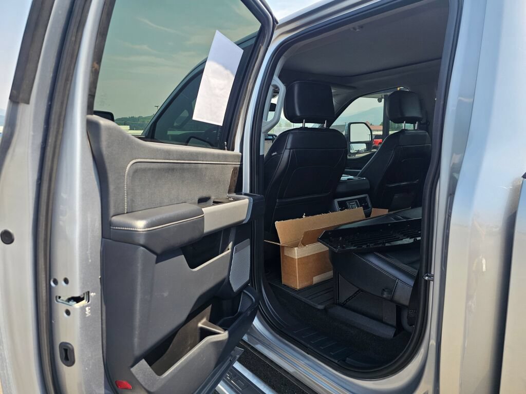 Certified 2024 Ford F450 Lariat w/ Chrome Package AWD/4WD image 18