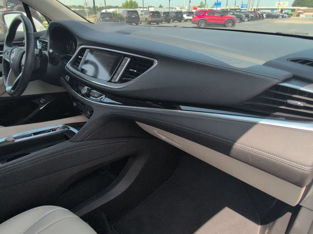 Used 2022 Buick Enclave Avenir w/ Avenir Technology Package FWD image 22