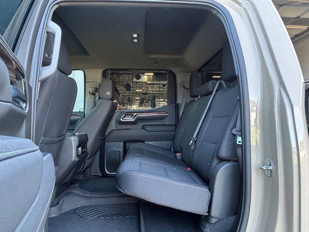 Used 2023 Chevrolet Silverado 1500 LT Trail Boss w/ LPO, Dark Essentials Package AWD/4WD image 23