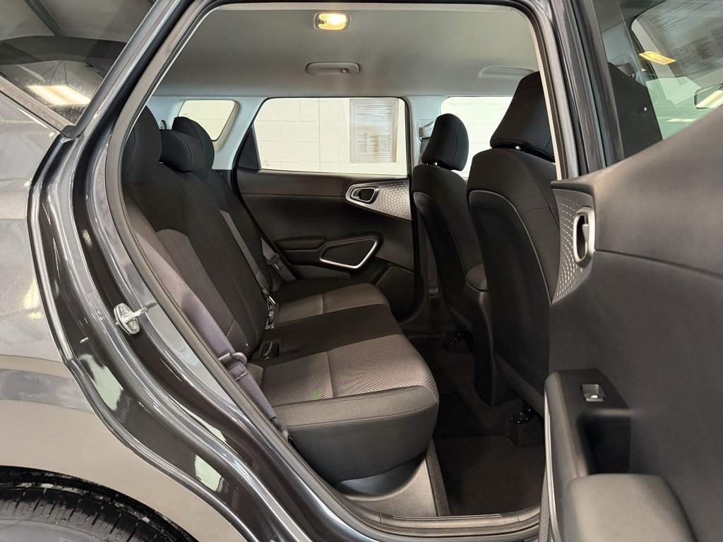 Used 2022 Kia Soul LX image 27