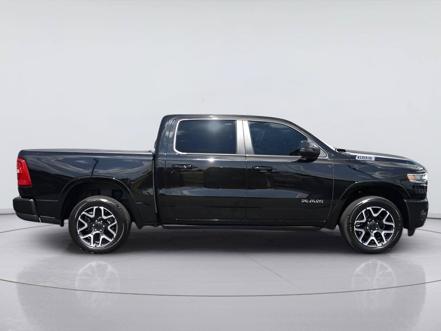 Used 2025 RAM 1500 Laramie w/ Laramie Southwest Edition AWD/4WD image 5