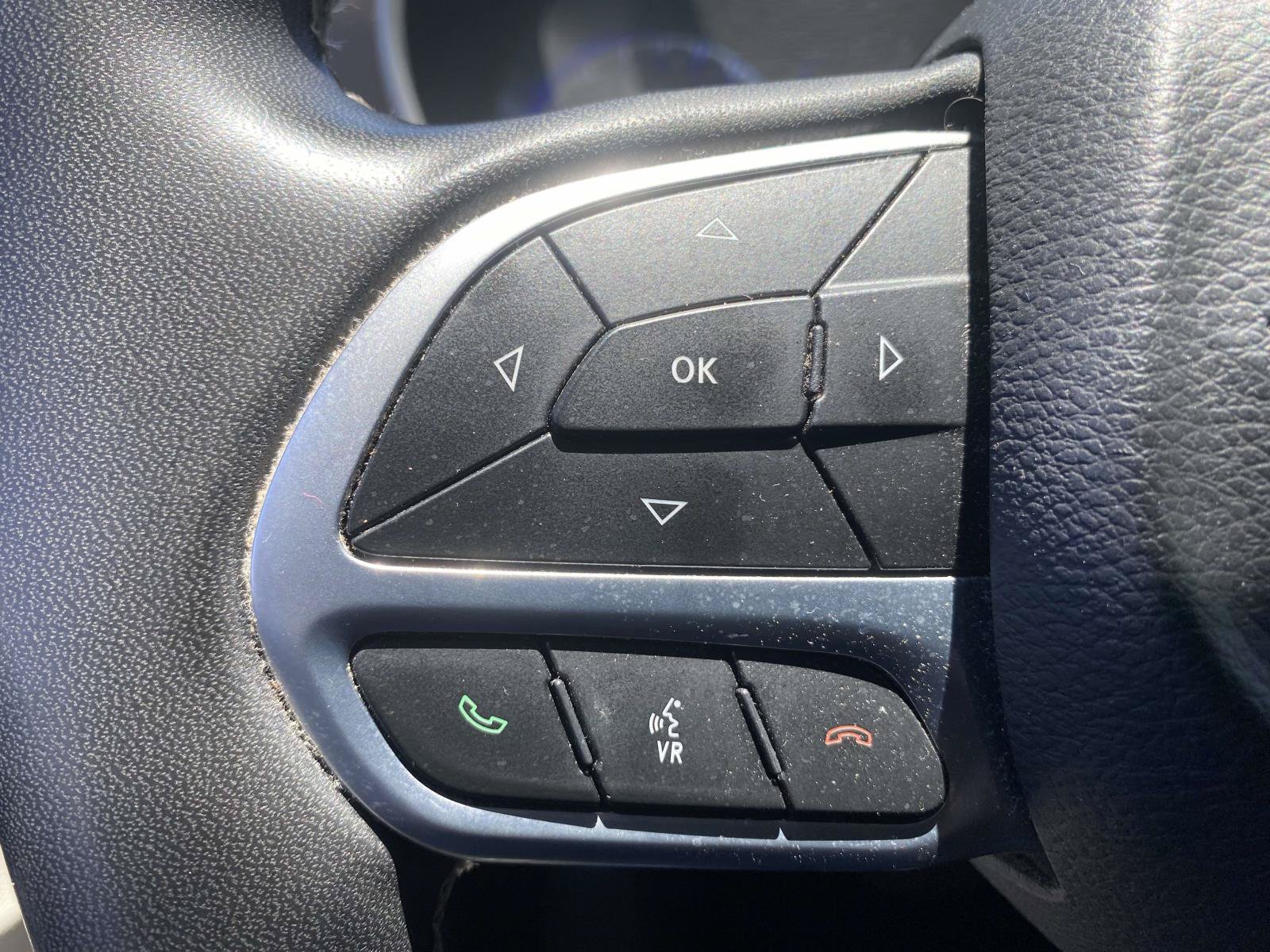 Used 2022 Chrysler Voyager LX FWD image 19