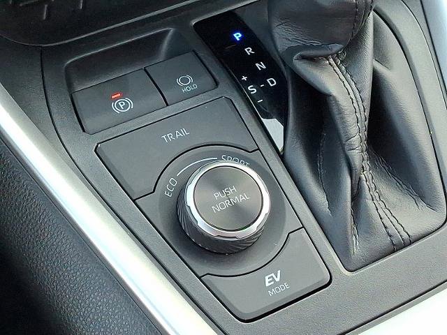 Used 2023 Toyota RAV4 SE image 24