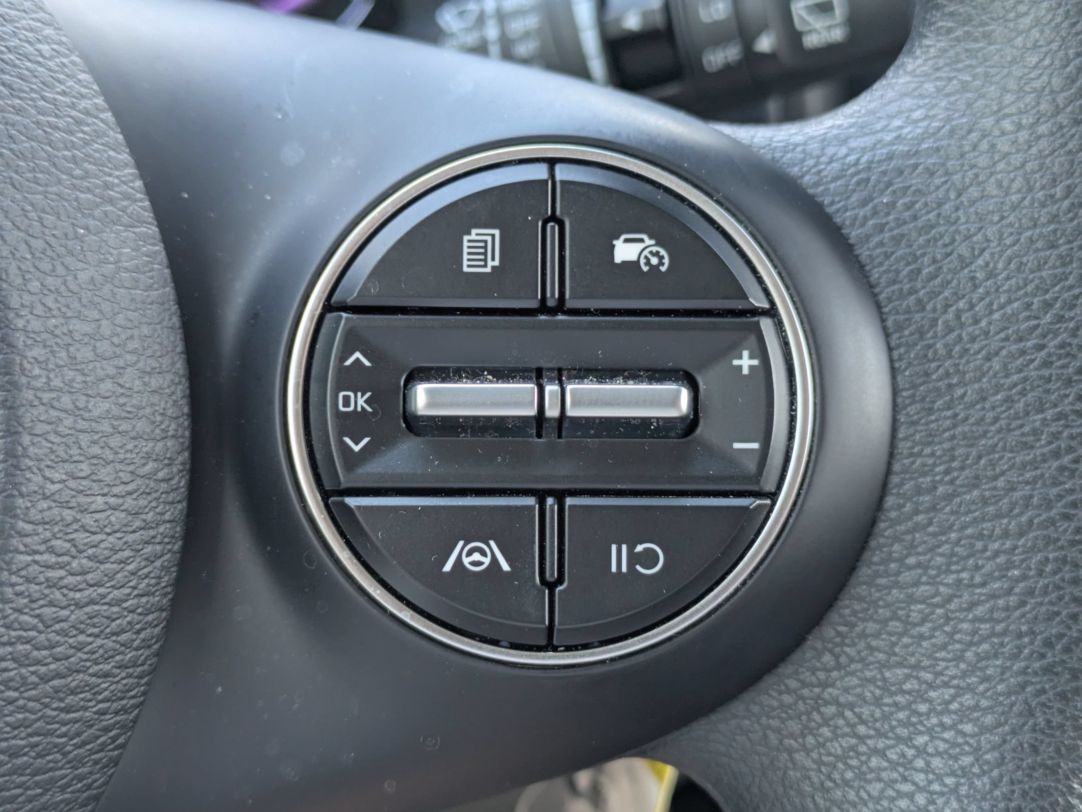 Used 2025 Kia Soul LX FWD image 15