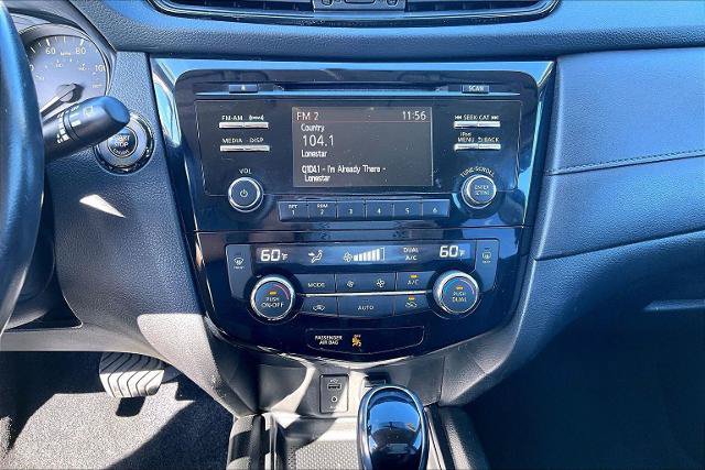 Used 2017 Nissan Rogue SV FWD image 31