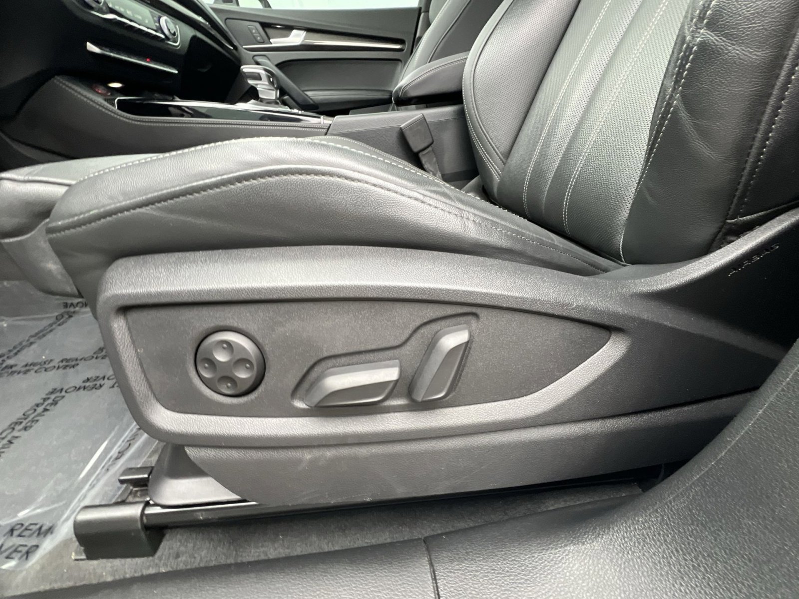 Used 2023 Audi SQ5 Premium Plus w/ Premium Plus Package image 14