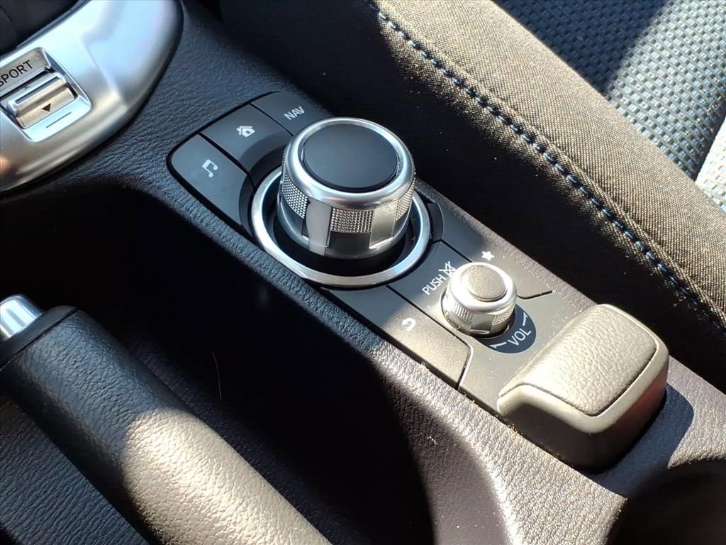 Used 2019 Toyota Yaris LE image 18