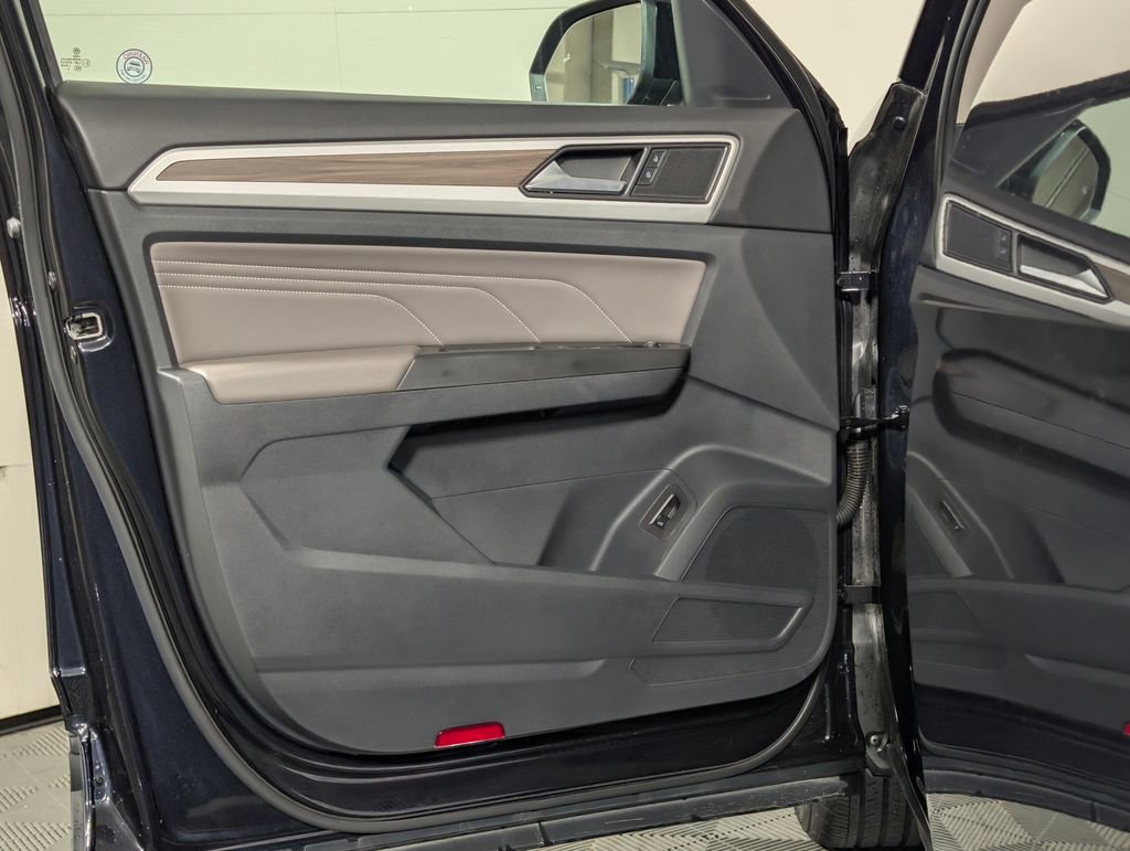 Used 2023 Volkswagen Atlas SEL AWD/4WD image 20