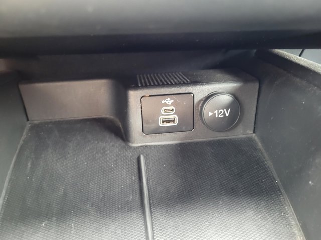 Certified 2025 Ford Escape ST-Line Select AWD/4WD image 18