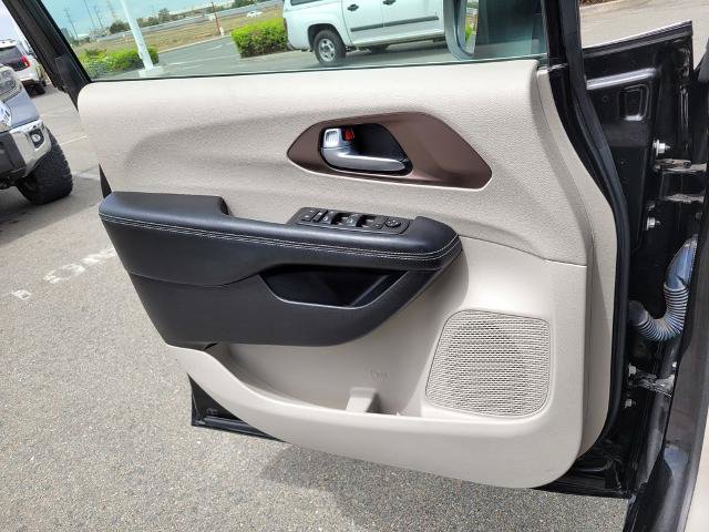 Used 2021 Chrysler Voyager LX FWD image 27