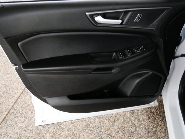 Certified 2024 Ford Edge SE w/ Black Appearance Package AWD/4WD image 11