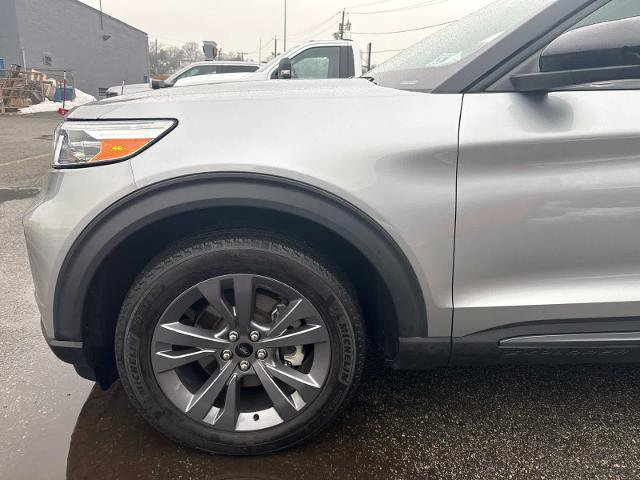 Certified 2023 Ford Explorer XLT w/ Equipment Group 202A image 5