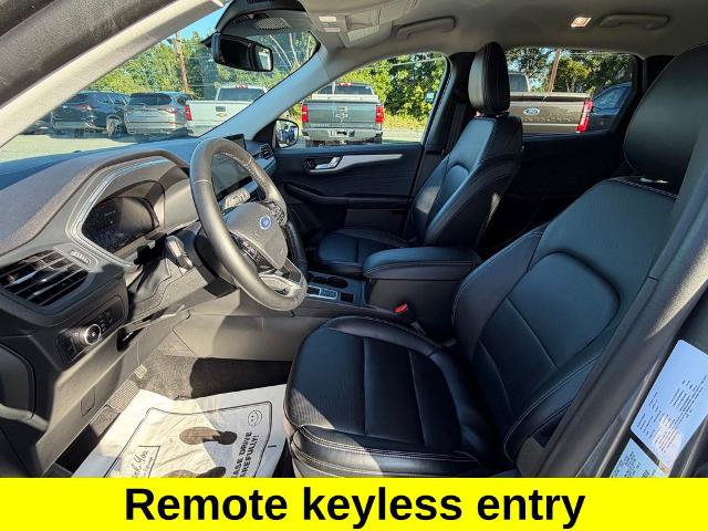 Certified 2025 Ford Escape Platinum AWD/4WD image 9