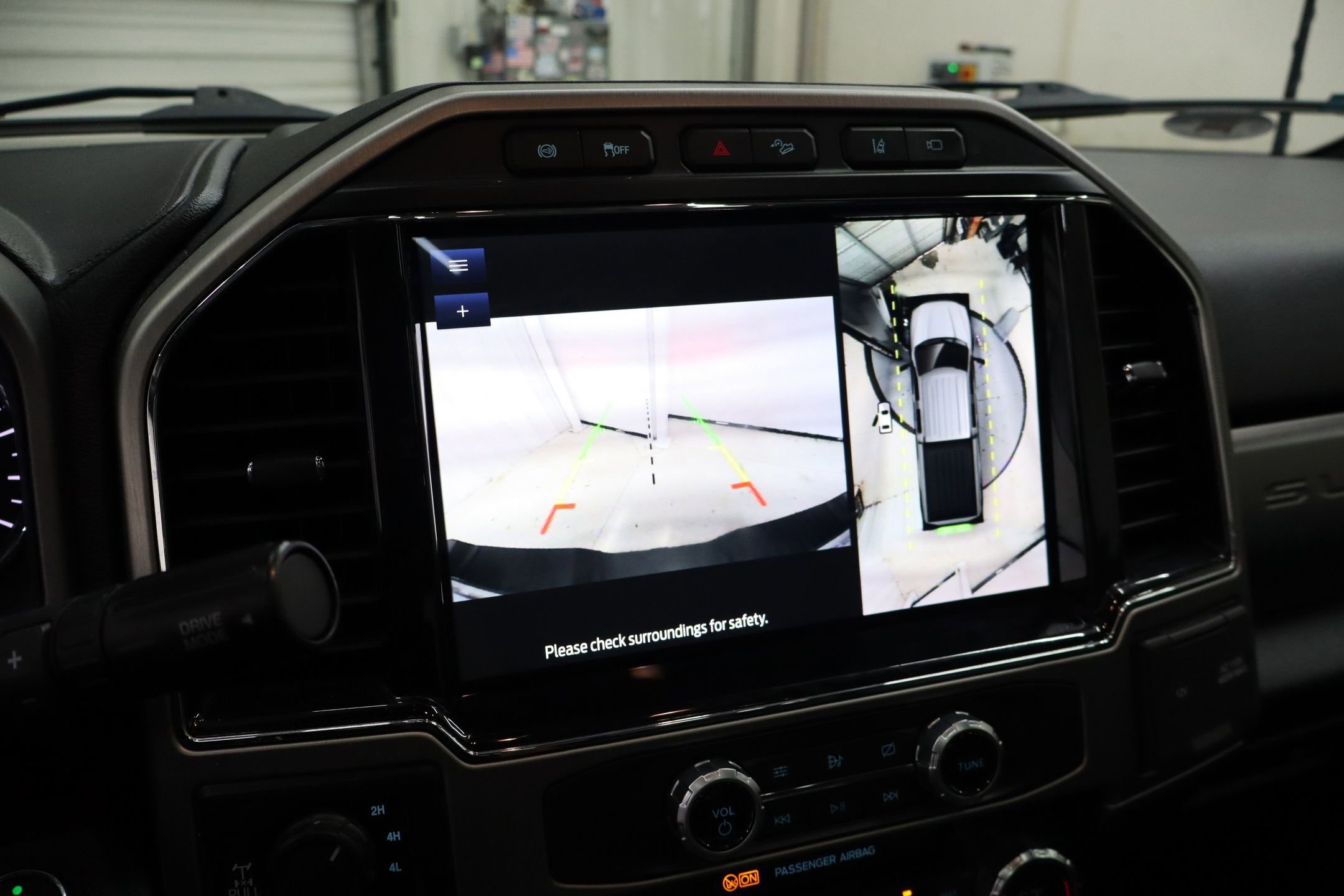 Certified 2022 Ford F250 Platinum w/ FX4 Off-Road Package image 36