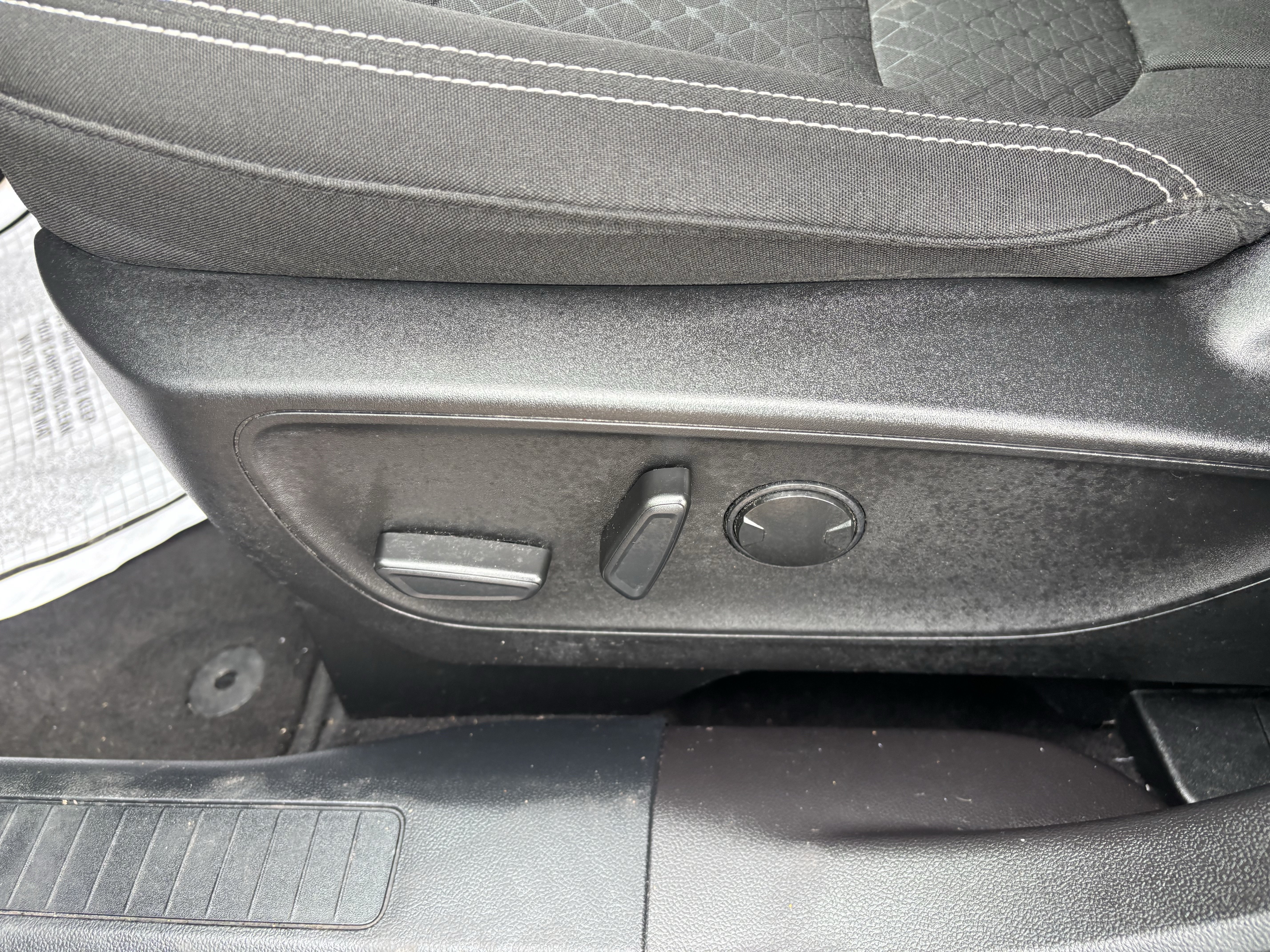 Certified 2023 Ford Escape Active FWD image 13
