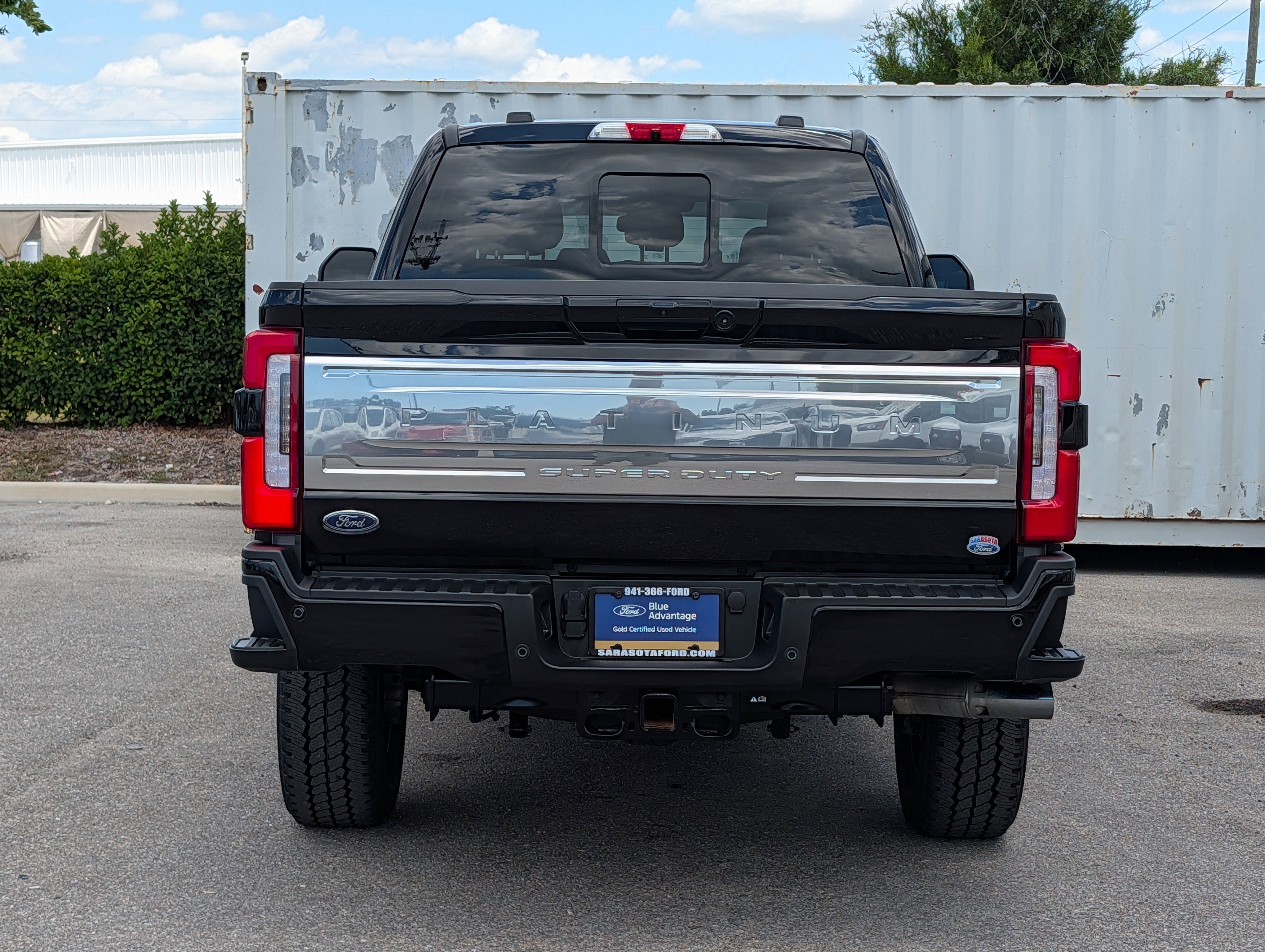 Certified 2025 Ford F250 Platinum w/ Platinum Plus Package AWD/4WD image 5