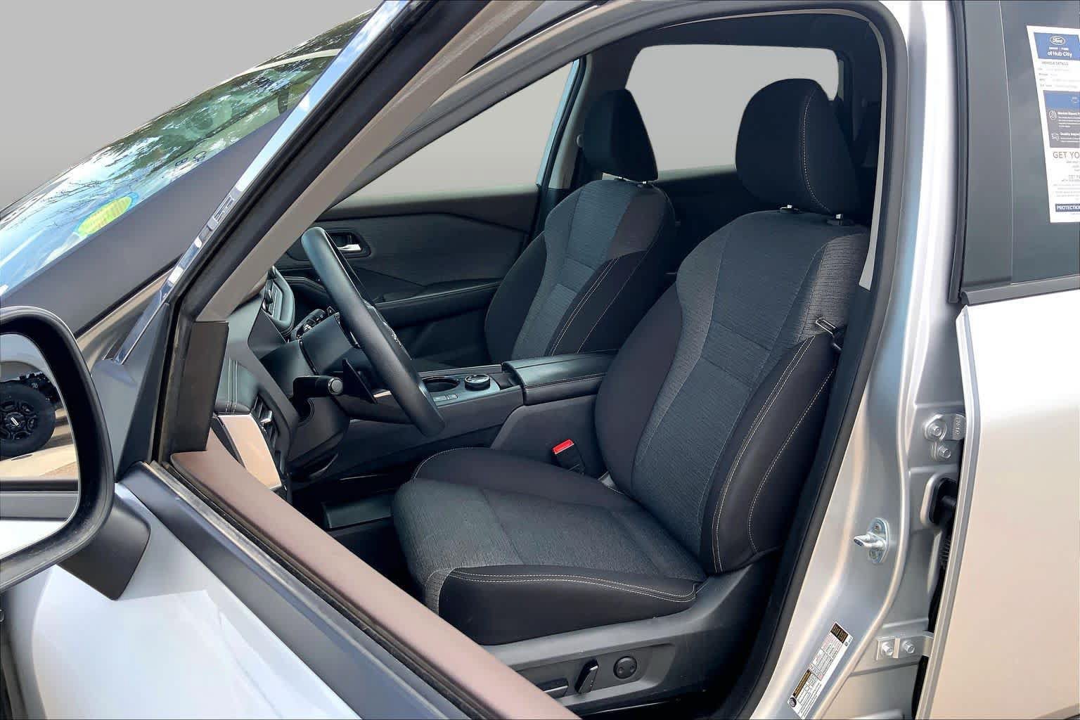Used 2023 Nissan Rogue SV AWD/4WD image 8