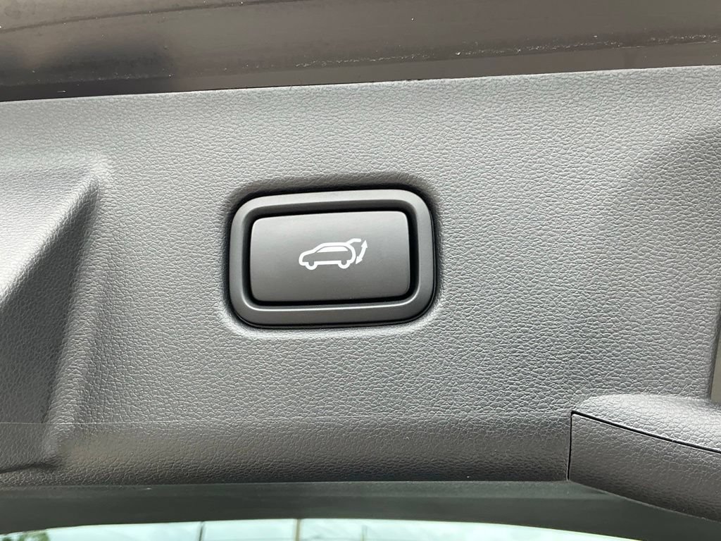 Used 2025 Hyundai Tucson Limited FWD image 34