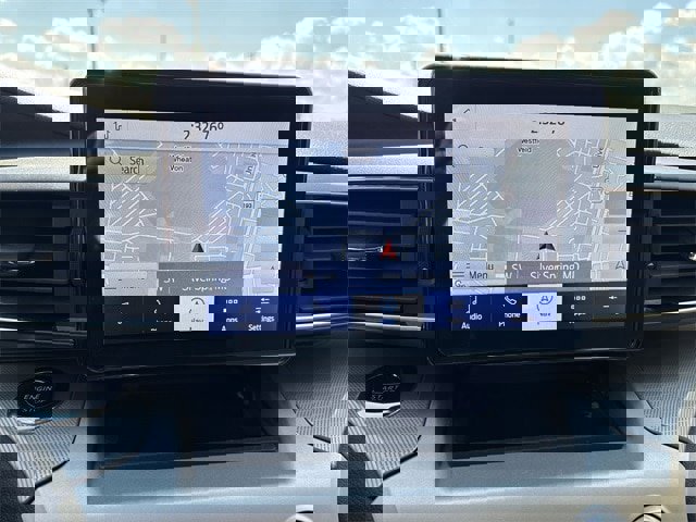 Certified 2022 Ford Explorer XLT w/ Equipment Group 202A image 10