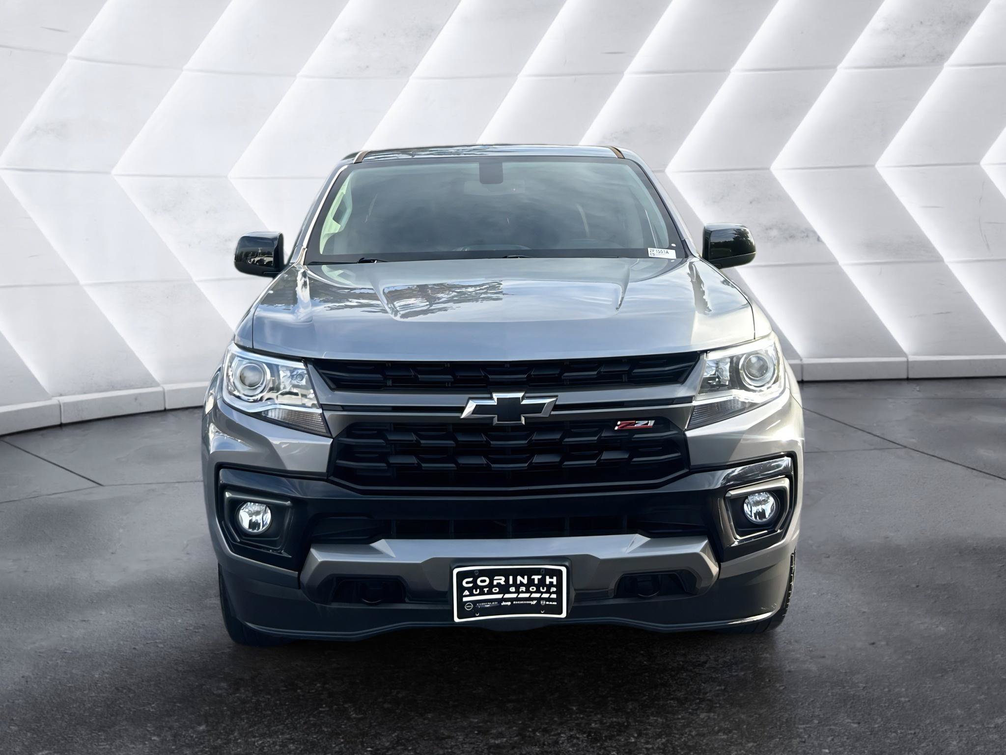 Used 2021 Chevrolet Colorado Z71 AWD/4WD image 2