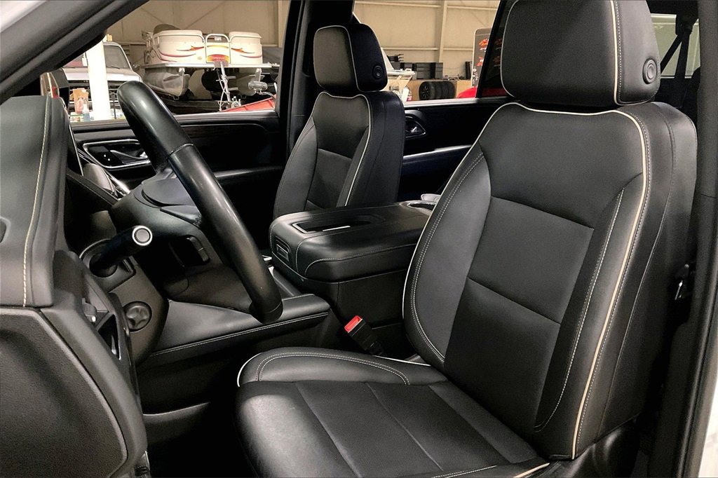 Used 2023 Chevrolet Suburban Premier image 23