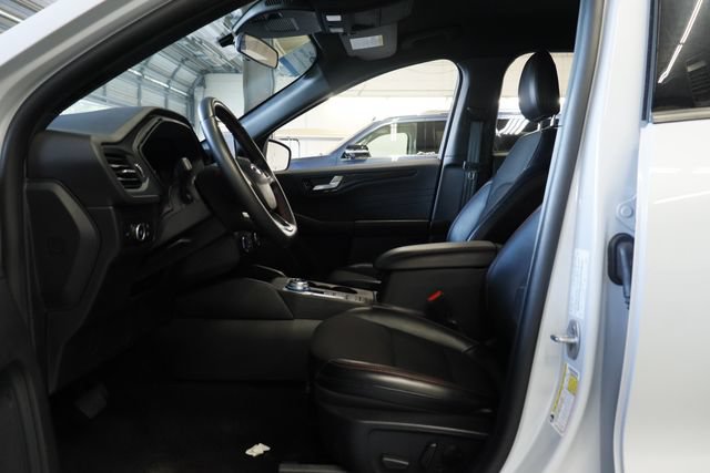 Certified 2025 Ford Escape ST-Line Select AWD/4WD image 11