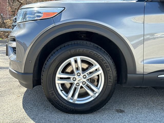 Certified 2023 Ford Explorer XLT w/ Equipment Group 202A image 5