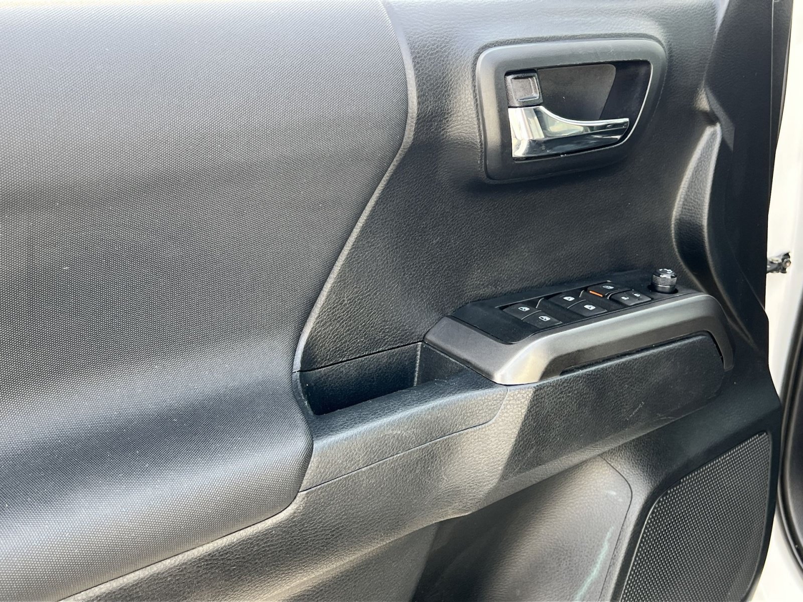 Used 2019 Toyota Tacoma TRD Sport AWD/4WD image 15