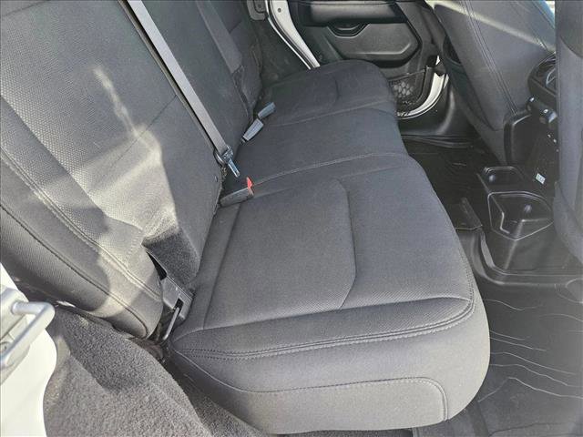 Used 2018 Jeep Wrangler Unlimited Sahara w/ Cold Weather Group image 19