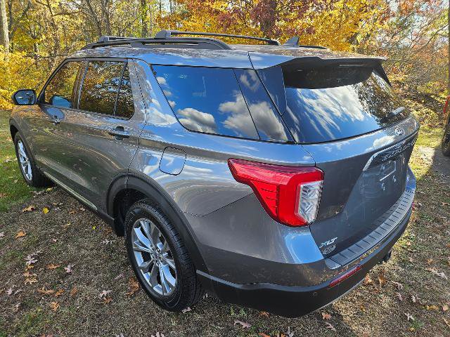 Certified 2022 Ford Explorer XLT w/ Equipment Group 202A image 7