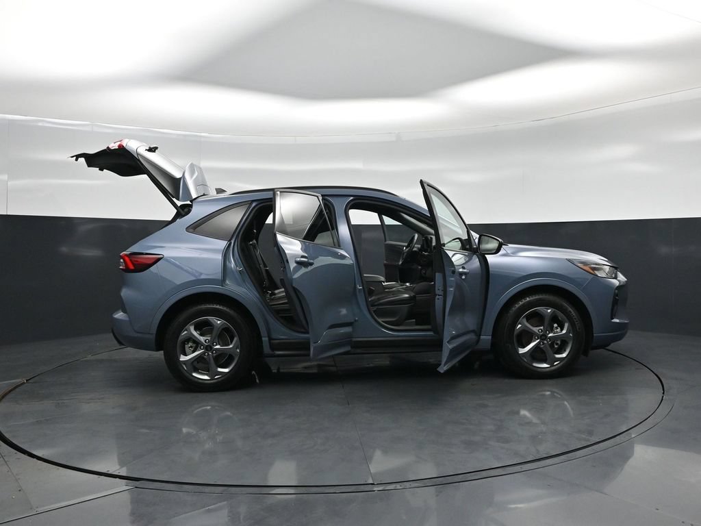 Certified 2024 Ford Escape ST-Line w/ Tech Pack #1 FWD image 5