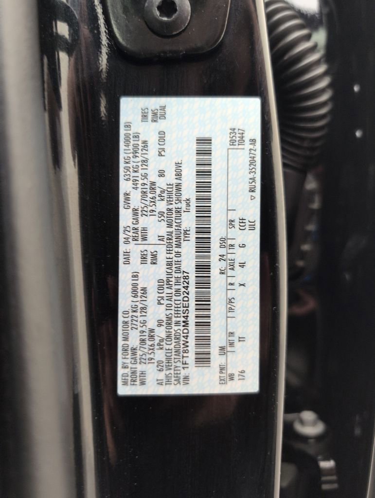 Certified 2025 Ford F450 Platinum w/ Platinum Plus Package image 33