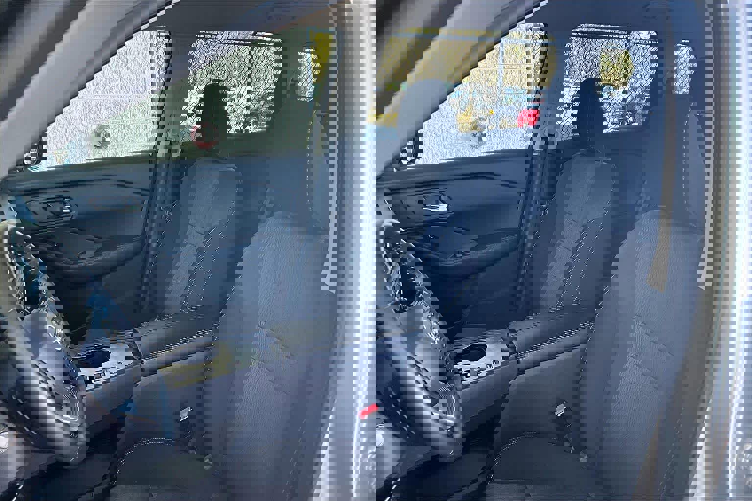 Used 2025 Nissan Rogue SV image 9