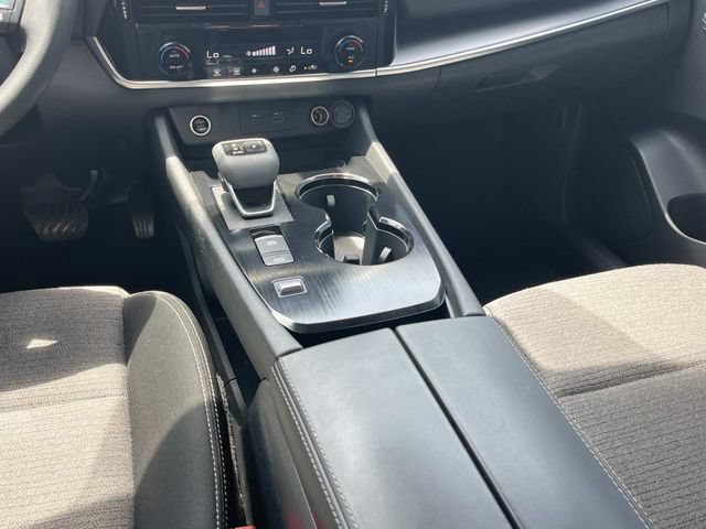 Used 2022 Nissan Rogue SV FWD image 20